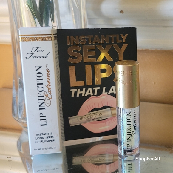 Too Faced Lip Injection - Picture 2 of 4